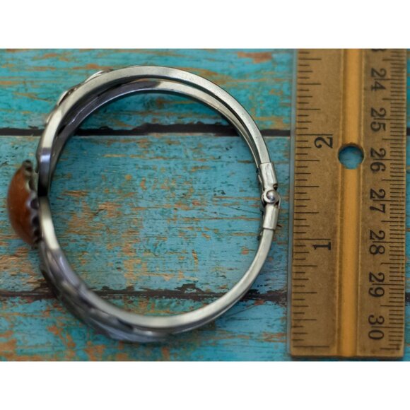 7 inch, Vintage Brown Oval Gem Silver Tone Elven Leaves Hinge Bangle - P30 - Picture 3 of 3